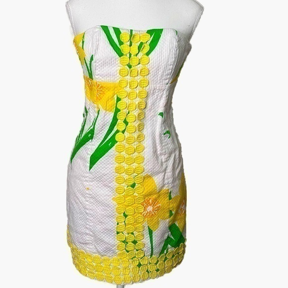 Lilly Pulitzer Dresses & Skirts - LILLY PULITZER Strapless Dress in Daffodil Print with Lace Detailing